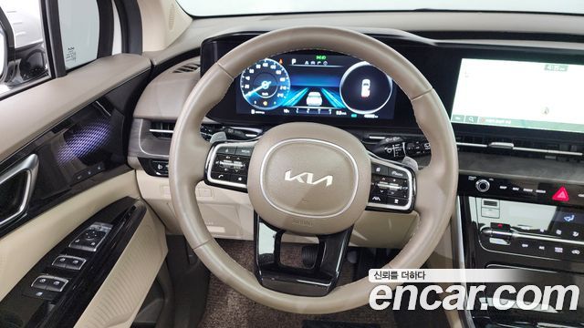 Kia Carnival — interior