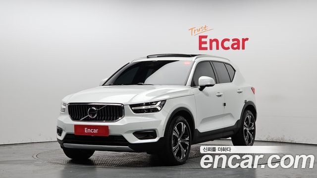 Volvo XC40 — exterior
