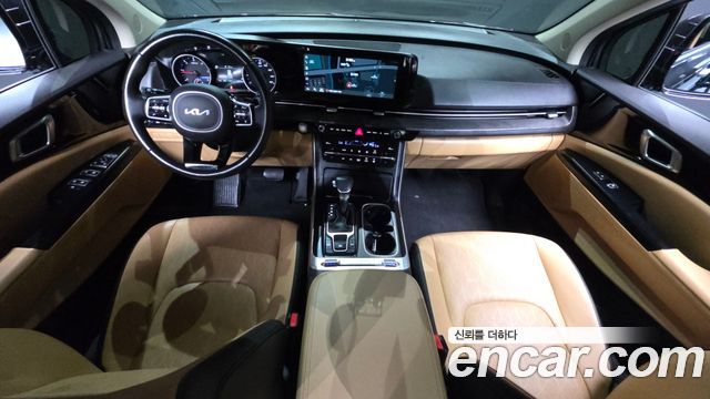 Kia Carnival — interior