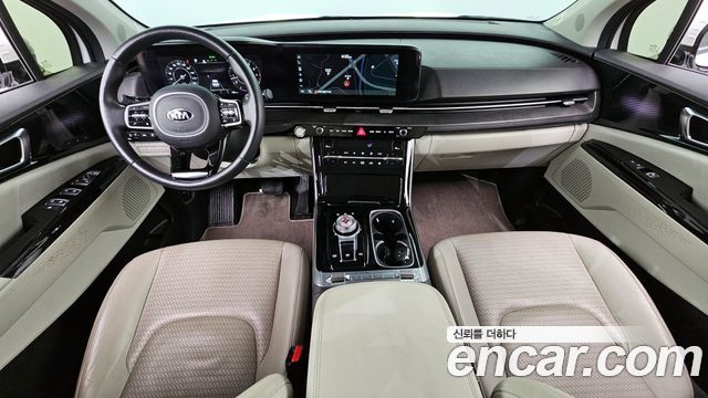 Kia Carnival — interior