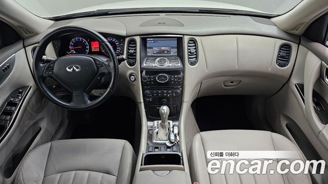 Infiniti EX — interior