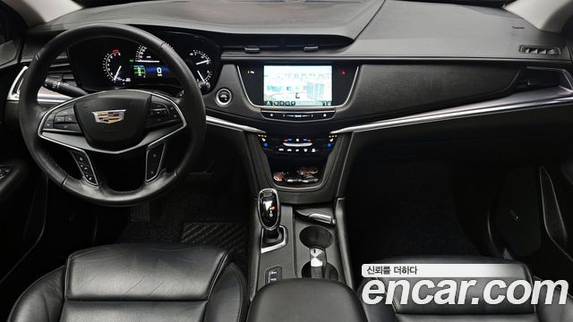 Cadillac XT5 — interior