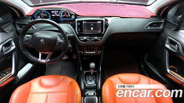 Peugeot 2008 — interior