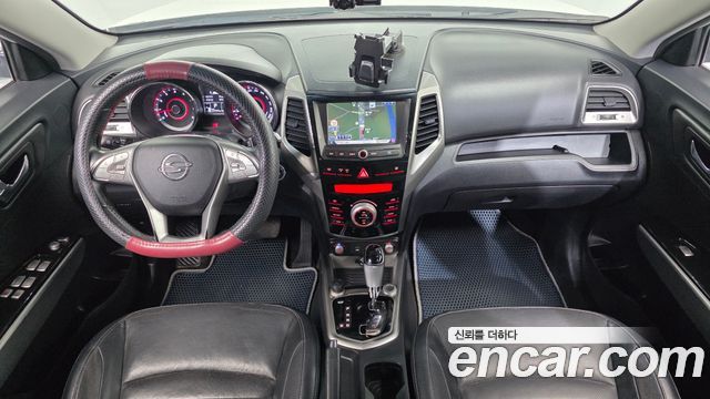 KG Mobility Tivoli — interior