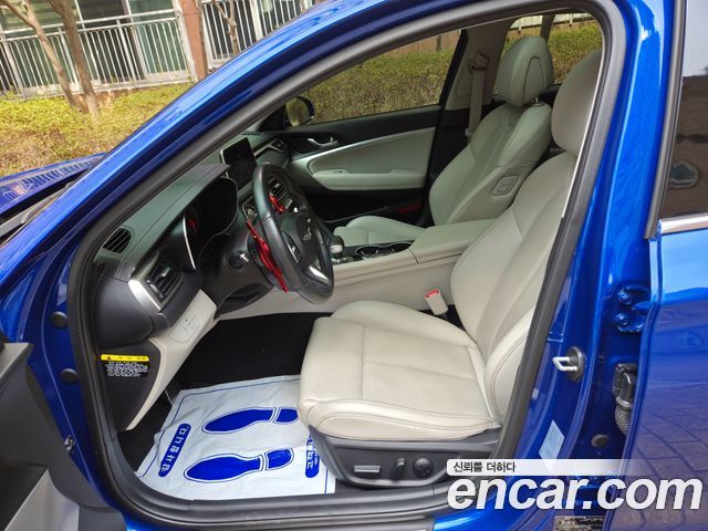 Genesis G70 — interior