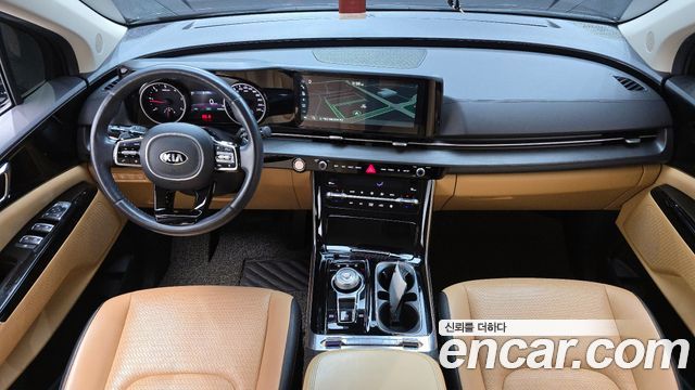 Kia Carnival — interior