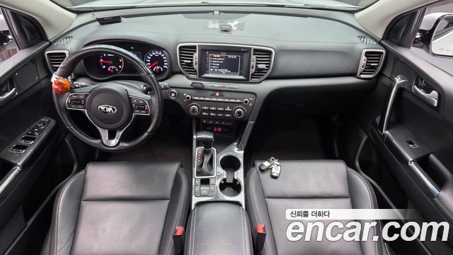 Kia Sportage — interior