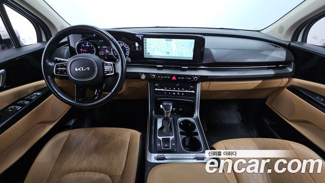 Kia Carnival — interior