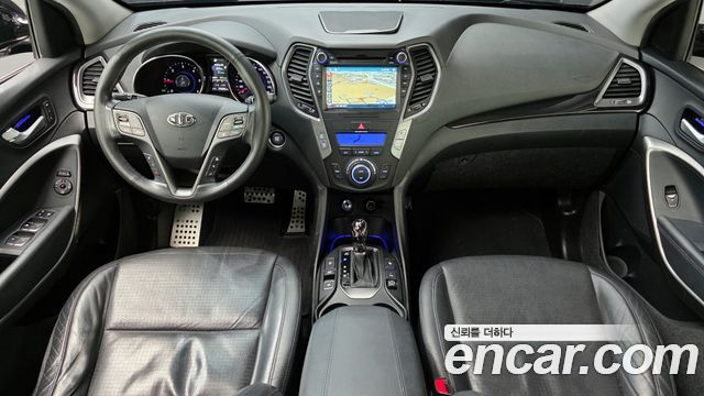 Hyundai Santa Fe — interior