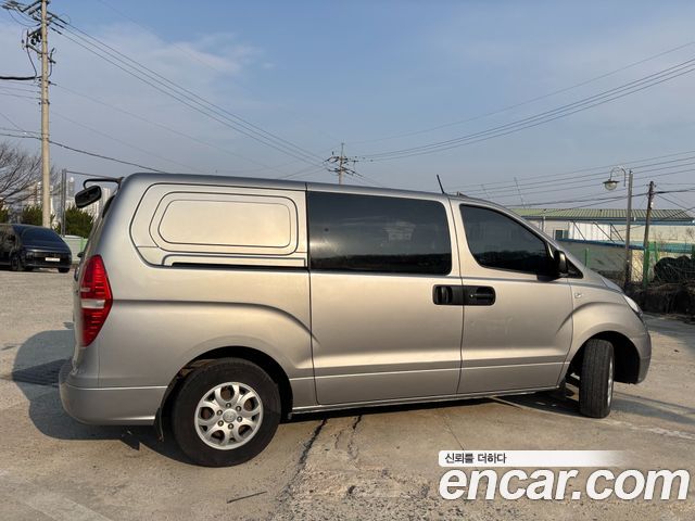 Hyundai Starex — interior