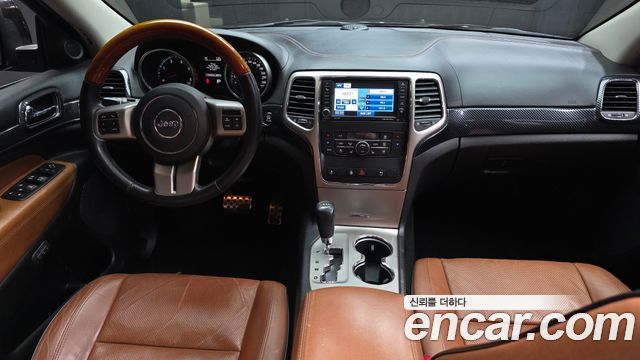 Jeep Cherokee — interior