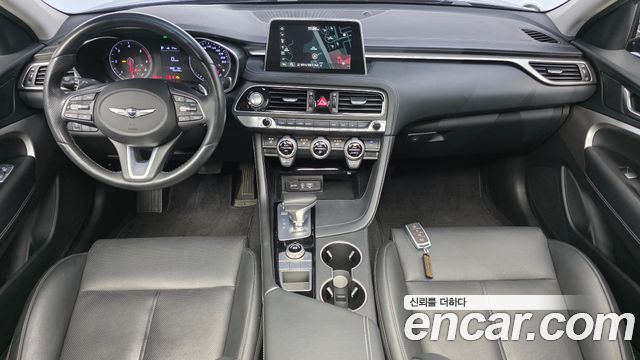 Genesis G70 — interior