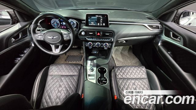 Genesis G70 — interior
