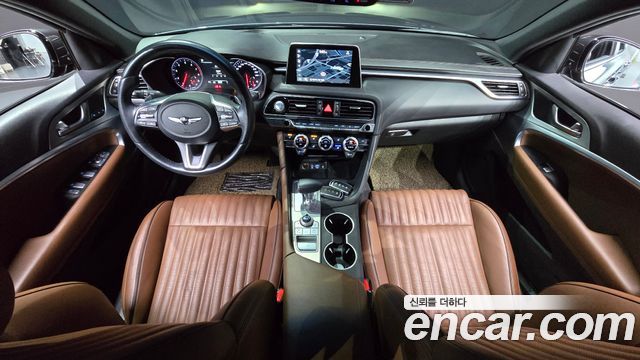 Genesis G70 — interior