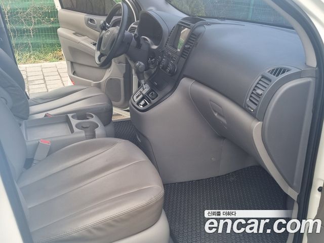 Kia Carnival — interior