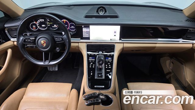 Porsche Panamera — interior
