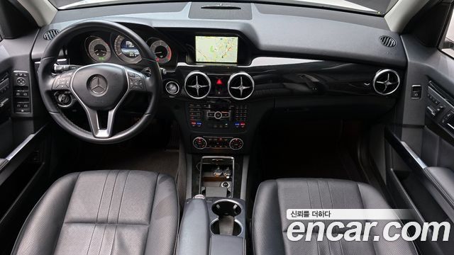 Mercedes-Benz GLK-Class — interior