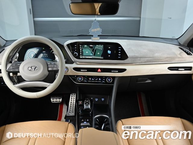 Hyundai Sonata — interior