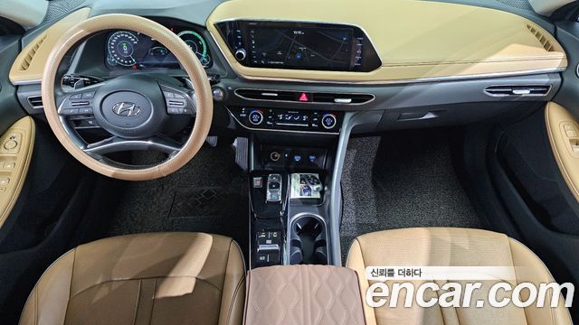 Hyundai Sonata — interior