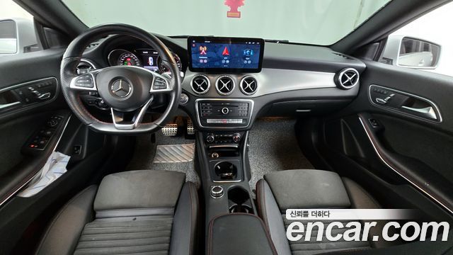 Mercedes-Benz CLA-Class — interior