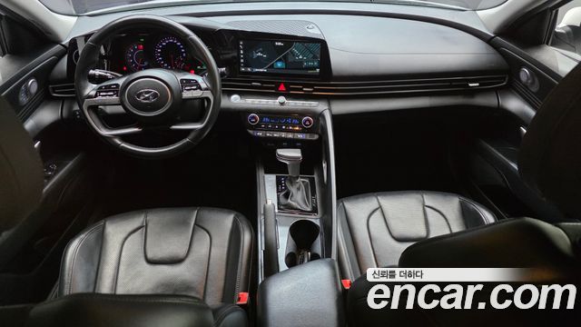Hyundai Avante — interior