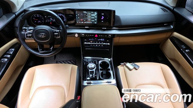 Kia Carnival — interior