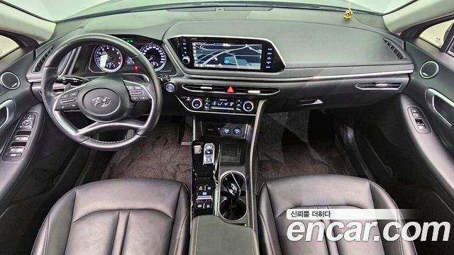Hyundai Sonata — interior