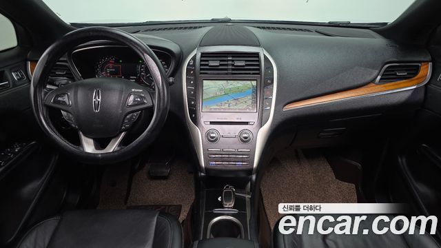 Lincoln MKC — interior