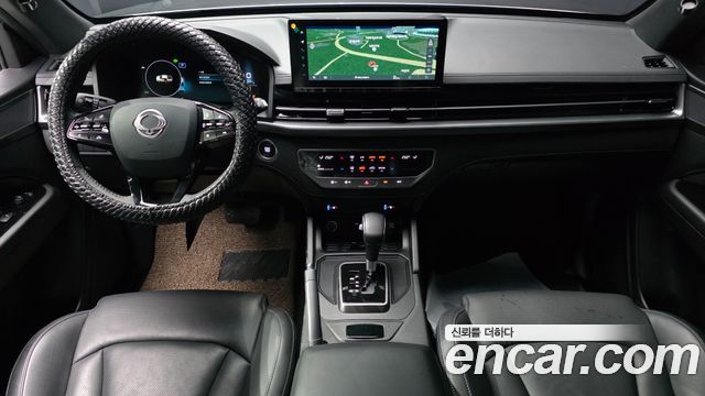 KG Mobility Rexton — interior