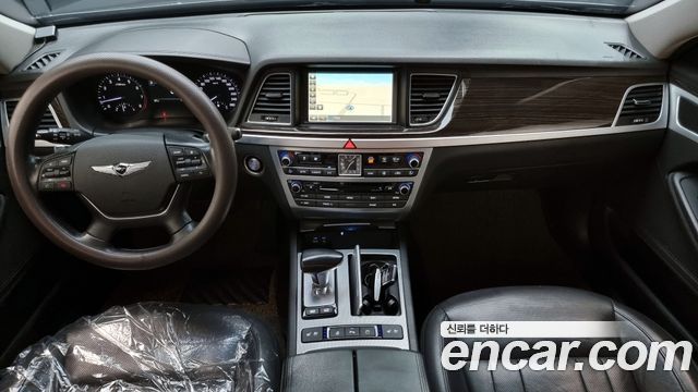 Genesis G80 — interior
