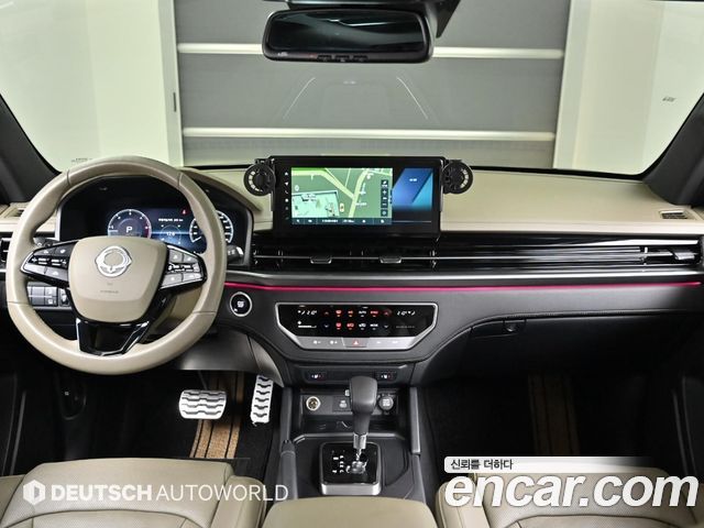 KG Mobility Musso — interior