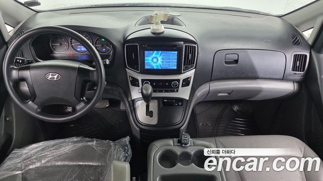Hyundai Starex — interior