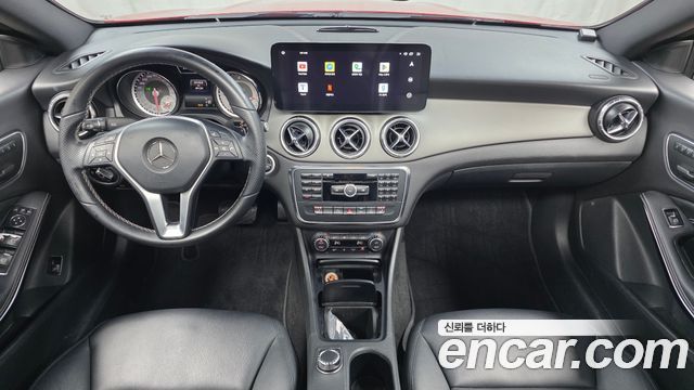 Mercedes-Benz CLA-Class — interior