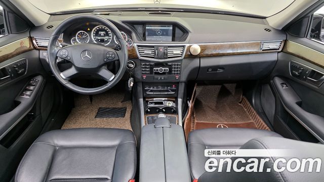 Mercedes-Benz E-Class — interior