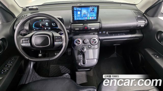 Hyundai Casper — interior