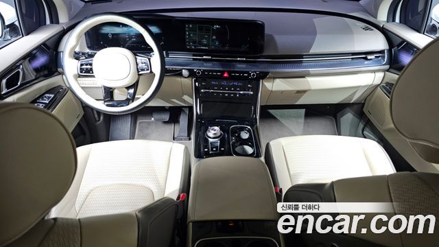 Kia Carnival — interior