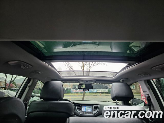 Hyundai Tucson — interior