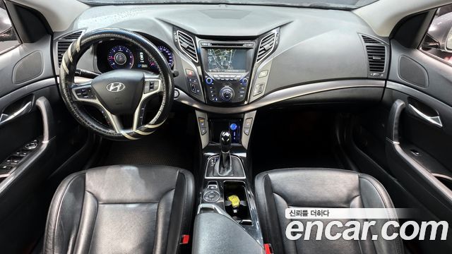 Hyundai i40 — interior