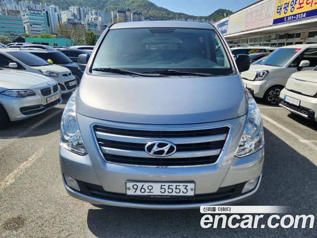 Hyundai Starex