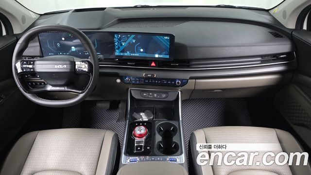 Kia Carnival — interior