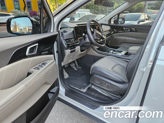 Kia Carnival — interior