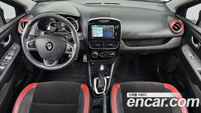 Renault Korea Clio — interior