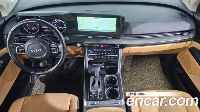 Kia Carnival — interior