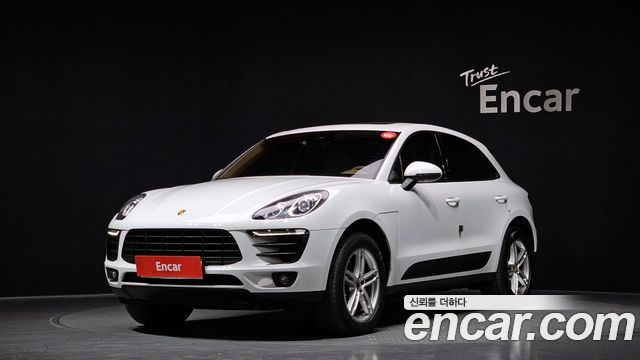 Porsche Macan — exterior