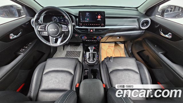 Kia K3 — interior