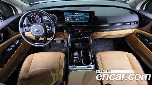Kia Carnival — interior