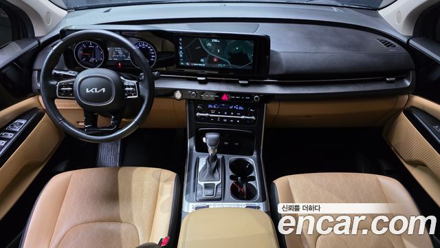 Kia Carnival — interior