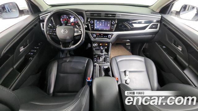 KG Mobility Korando — interior