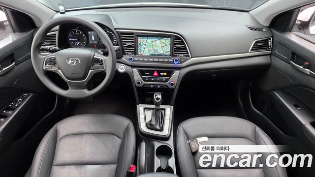 Hyundai Avante — interior