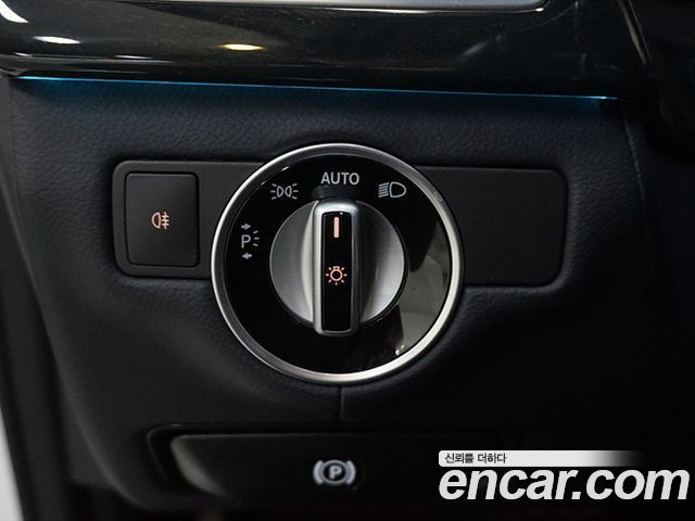 Mercedes-Benz CLS-Class — interior